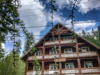 PENSIUNEA VANATORUL..