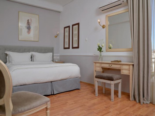 Acropolis Ami Boutique