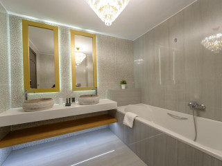 Athenaeum Grand Hotel