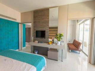 KING EVELTHON BEACH HOTEL AND RESORT