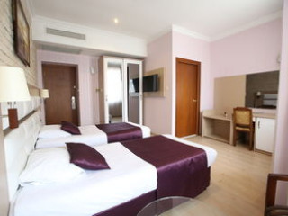 NIL HOTEL