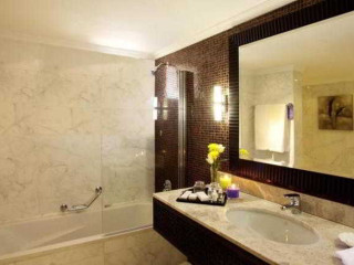 Carlton Tower Hotel Dubai