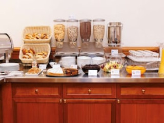 Hotel Raffaello, Sure Hotel Collection by Best Western