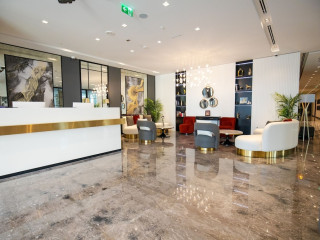 THE CHIC MINIMALIST - APARTMENT