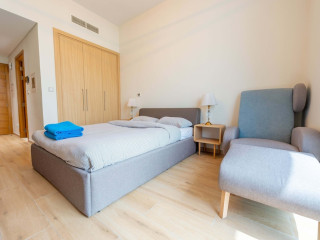 BIR - BRAND NEW IN FRONT OF METRO