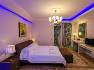 PHOENICIA ROYAL
