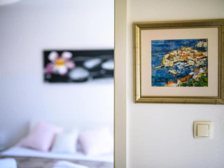APARTMENTS LUCE amp; TOMA