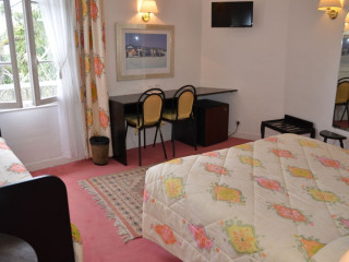 HÔTEL DES MIMOSAS