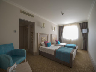 CRYSTAL FAMILY RESORT & SPA