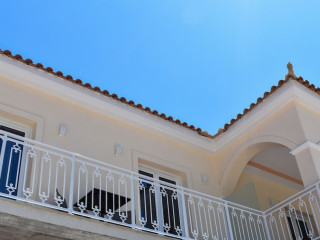 KATSAROS DELUXE APARTMENTS