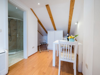 ROOMS RAIC