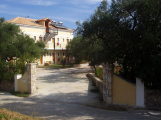 KAVOS PSAROU STUDIOS AND APARTMENTS