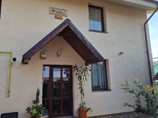 CAMERE DE INCHIRIAT CASA IV.