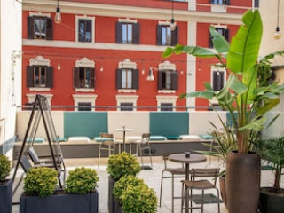 The Spring House Hotel Rome Vatican, Tapestry Collection Hilton