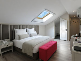 LE PETIT PALACE HOTEL