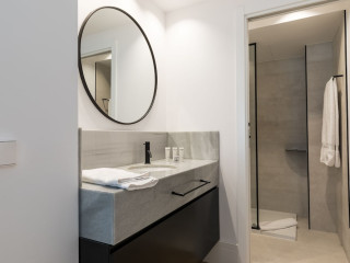 FEELATHOME WALDORF SUITES APARTMENTS