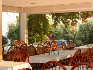 Xenios Loutra Beach