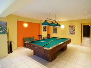 LORENZO HOUSE APARTMENTS