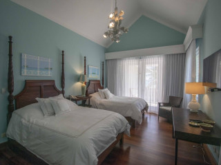 OCEAN FRONT LUXURY VILLA IN GOLF AND BEACH RESORT