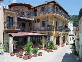HOTEL ACROPOL