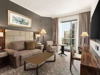 HAWTHORN SUITES BY WYNDHAM ABU DHABI CITY CENTRE