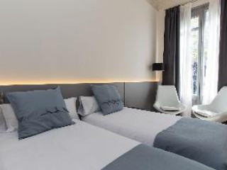 IZAILA PLAZA CATALUNYA