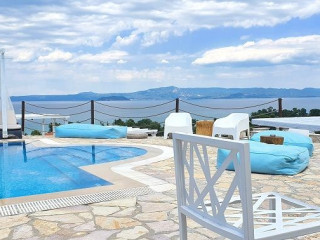 Bungalow White Apartments & Suites Halkidiki