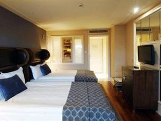 WINDSOR HOTEL amp; CONVENTION CENTER
