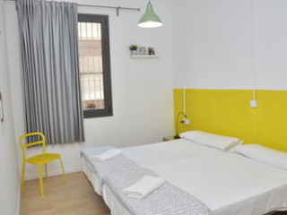 BARCELONA BED AND BIKE HOSTEL