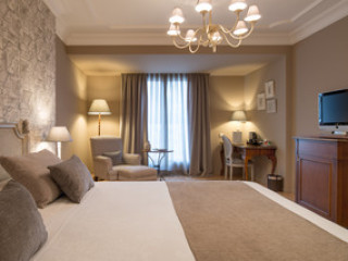 VINCCI LYS HOTEL