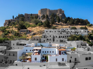 Maris Lindos Suites & Apartments
