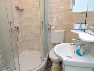 STUDIO INN
