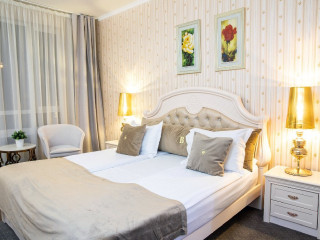 HOTEL CARPATHIA.