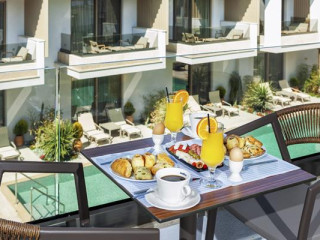 Pefki Deluxe Residences