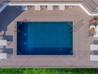 Livinghome Suites