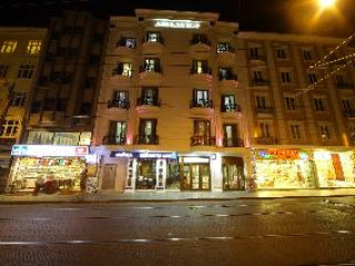 BLACK PEARL HOTEL