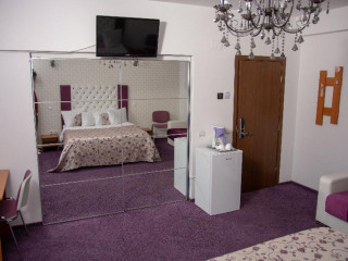 Iris Boutique