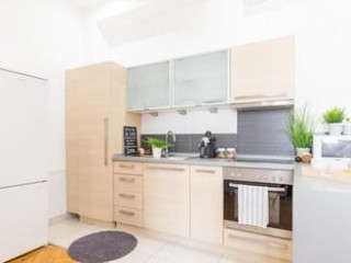 REAL APARTMENTS ZOLTAN II