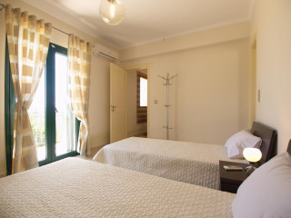 VILLA-YIANNA COOL INTERIOR AND TRANQUIL EXTERIOR