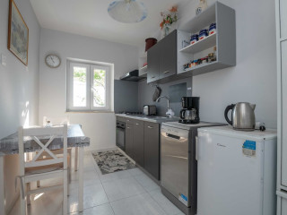 APARTMENT A KIND OF MAGIC