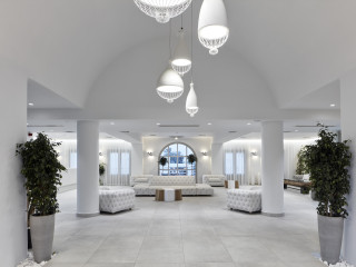 Costa Grand Resort & Spa