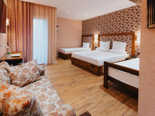 Ledina Hotel