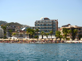 Arma's Resort Hotel