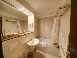 Atrium Hotel Ateneu City Center