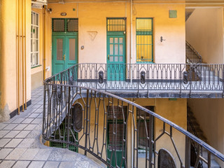 HUGE APARTMENT IN THE CITY CENTER