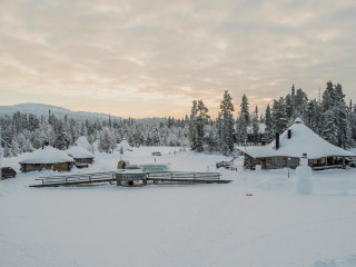 Charter Laponia Rukan Salonki Resort Ruka