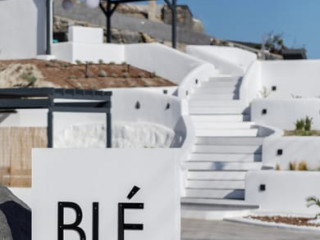 Ble Suites Santorini