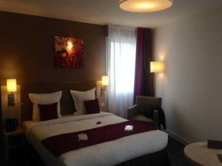 RESIDHOME NANTERRE LA DEFENSE HOTEL
