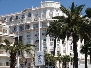 AZUR CANNES LE ROMANESQUE