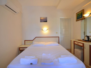 MYKONUT BOUTIQUE SUITES